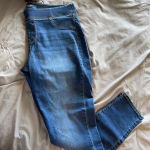 Old Navy Jeggin’. Mid-Rise. Rockstar